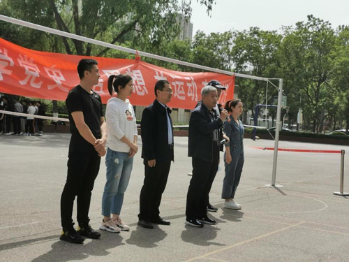 院党办主任高峰宣布开幕.jpg