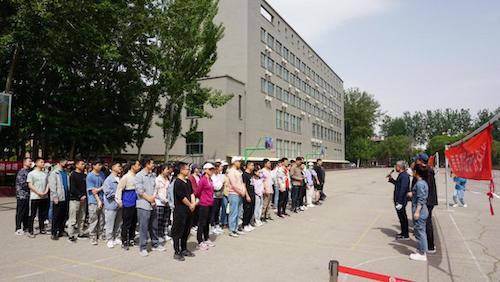 来自不同院所的参赛老师与同学.jpg