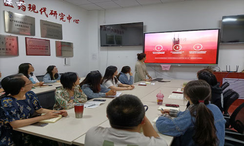 李丹同志带领学习.jpg